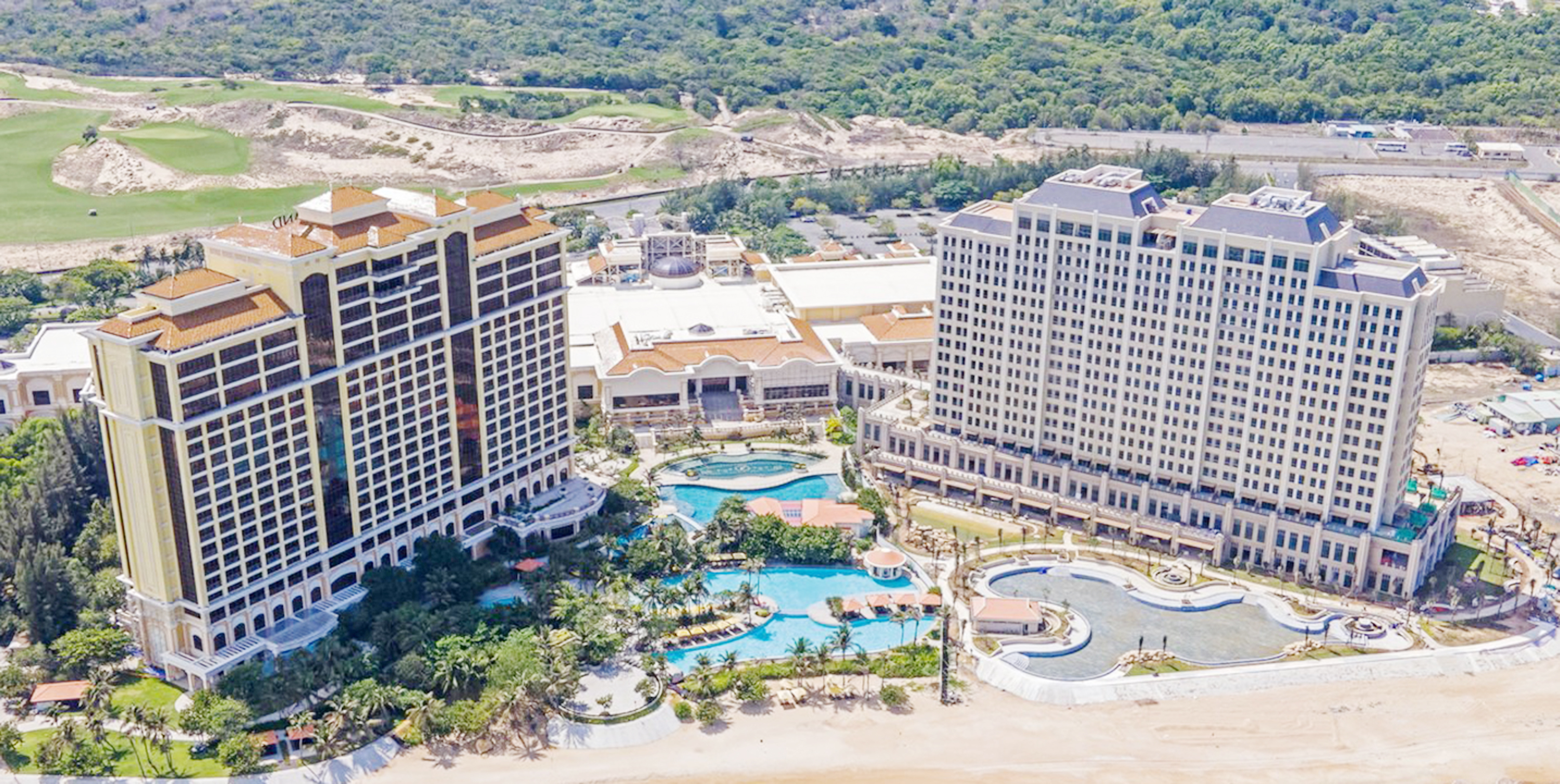 Hồ Tràm Strip hoàn thành tháp khách sạn thứ 2, nâng tổng số phòng lên 1.100 và nhiều dịch vụ cao cấp đi kèm.