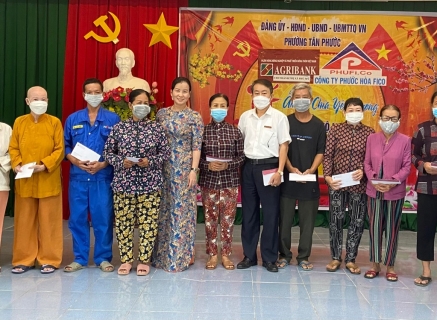 Trao 70 Suất Quà Đến Hộ Nghèo Phường Tân Phước, TX.Phú Mỹ
