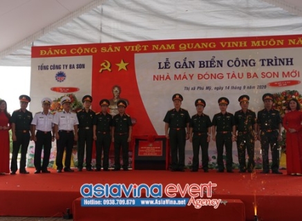 LỄ GẮN BIỂN CÔNG TRÌNH NHÀ MÁY ĐÓNG TÀU BA SON MỚI CHÀO MỪNG 75 NĂM NGÀY TRUYỀN THÔNG TỔNG CỤC CNQP
