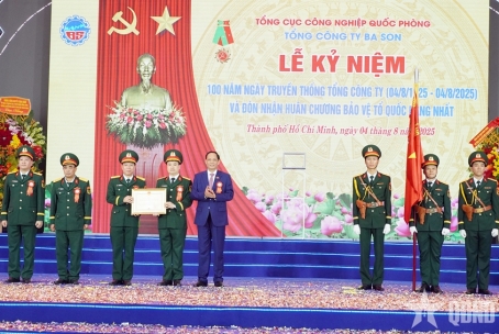 Tổng công ty Ba Son đón nhận Huân chương Bảo vệ Tổ quốc hạng Nhất