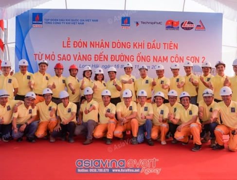 LỄ ĐÓN NHẬN DÒNG KHÍ ĐẦU TIÊN TỪ MỎ SAO VÀNG ĐẾN ĐƯỜNG ỐNG NAM CÔN SƠN 2