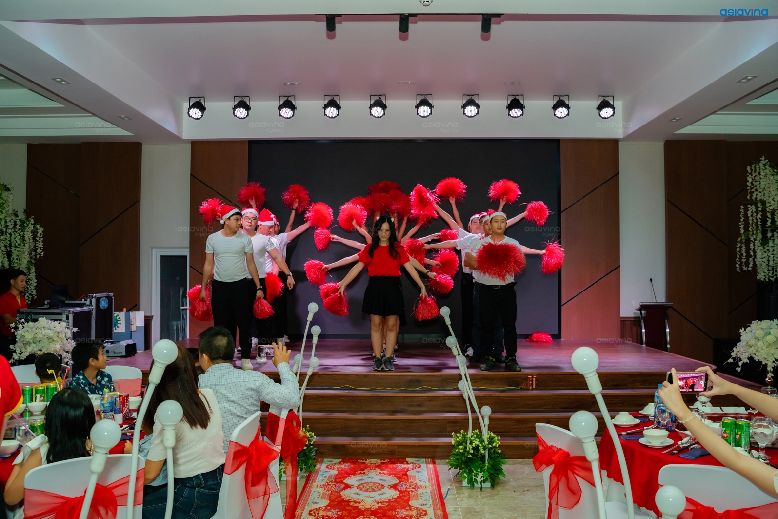 to-chuc-tiec-giang-sinh