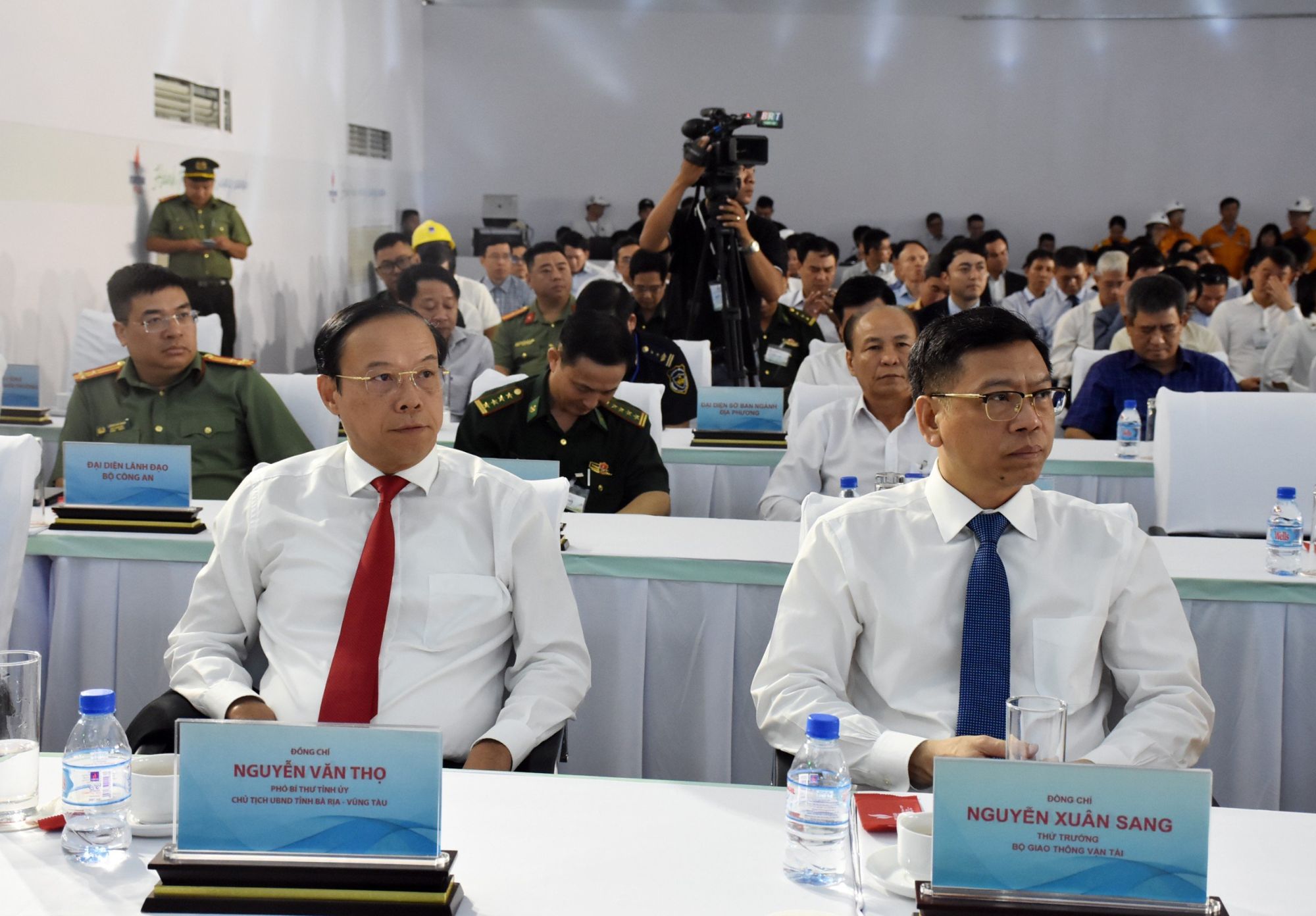 Ông Lê Xuân Sang, Thứ trưởng Bộ GT-VT và ông Nguyễn Văn Thọ, Chủ tịch UBND tỉnh Bà Rịa-Vũng Tàu tham dự lễ.